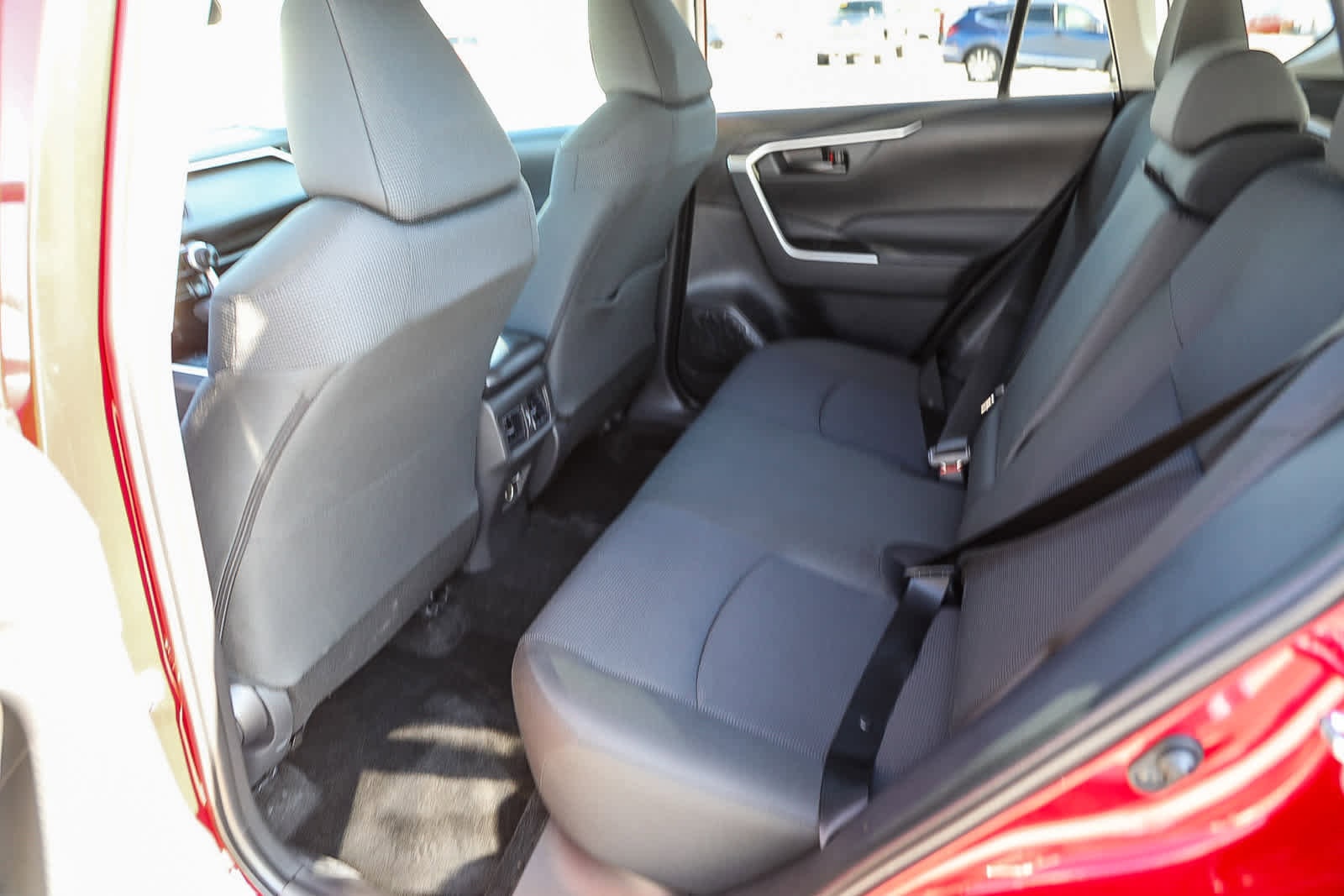 Thumbnail: 2025 Toyota RAV4 - 18