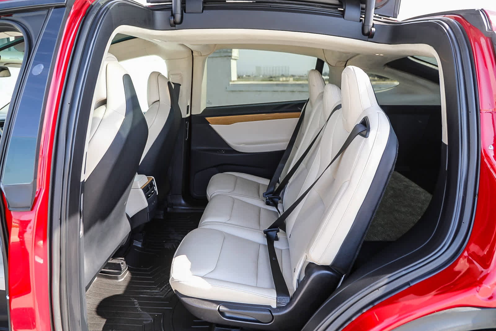 Thumbnail: 2019 Tesla Model X - 16