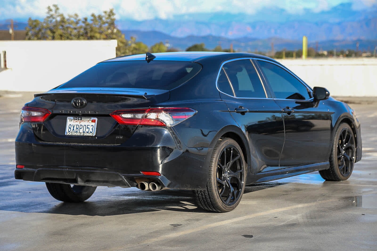2021 Toyota Camry SE photo 2