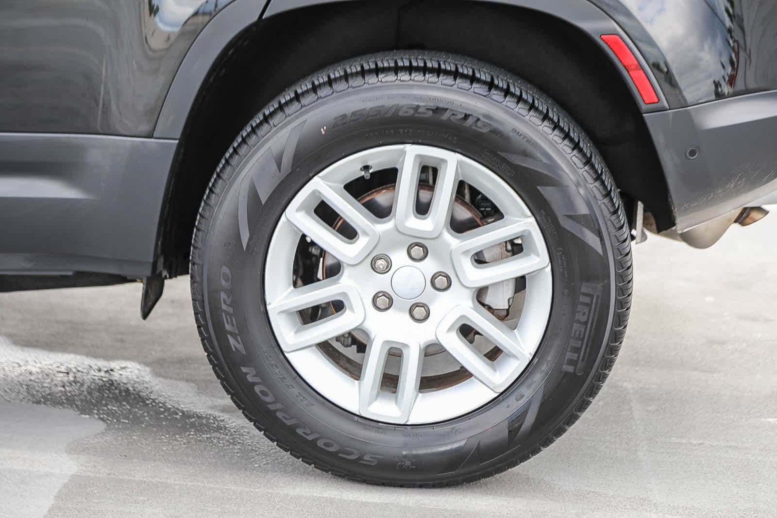 Thumbnail: 2024 Land Rover Defender - 11