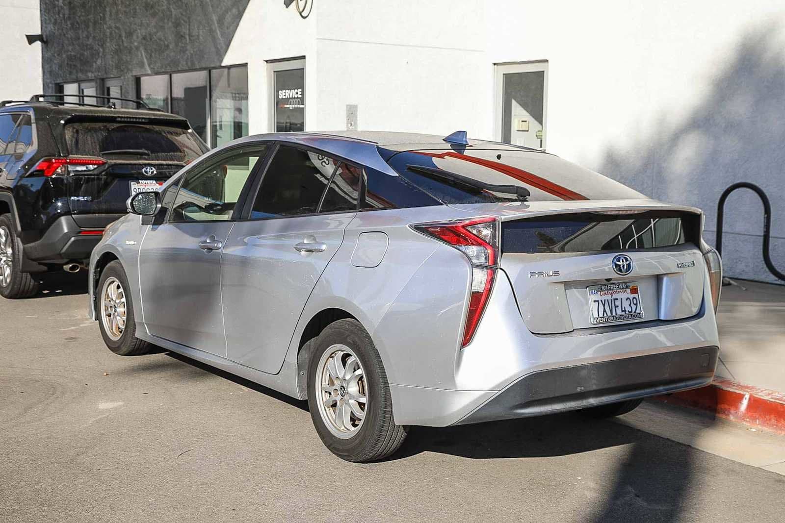 Thumbnail: 2016 Toyota Prius - 6