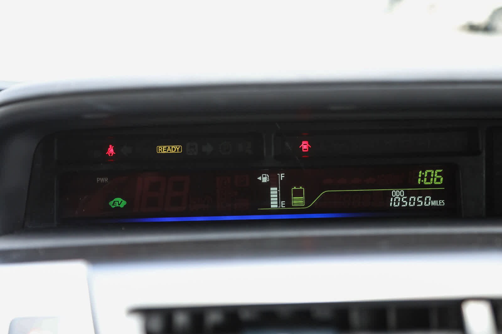 Thumbnail: 2015 Toyota Prius v - 21