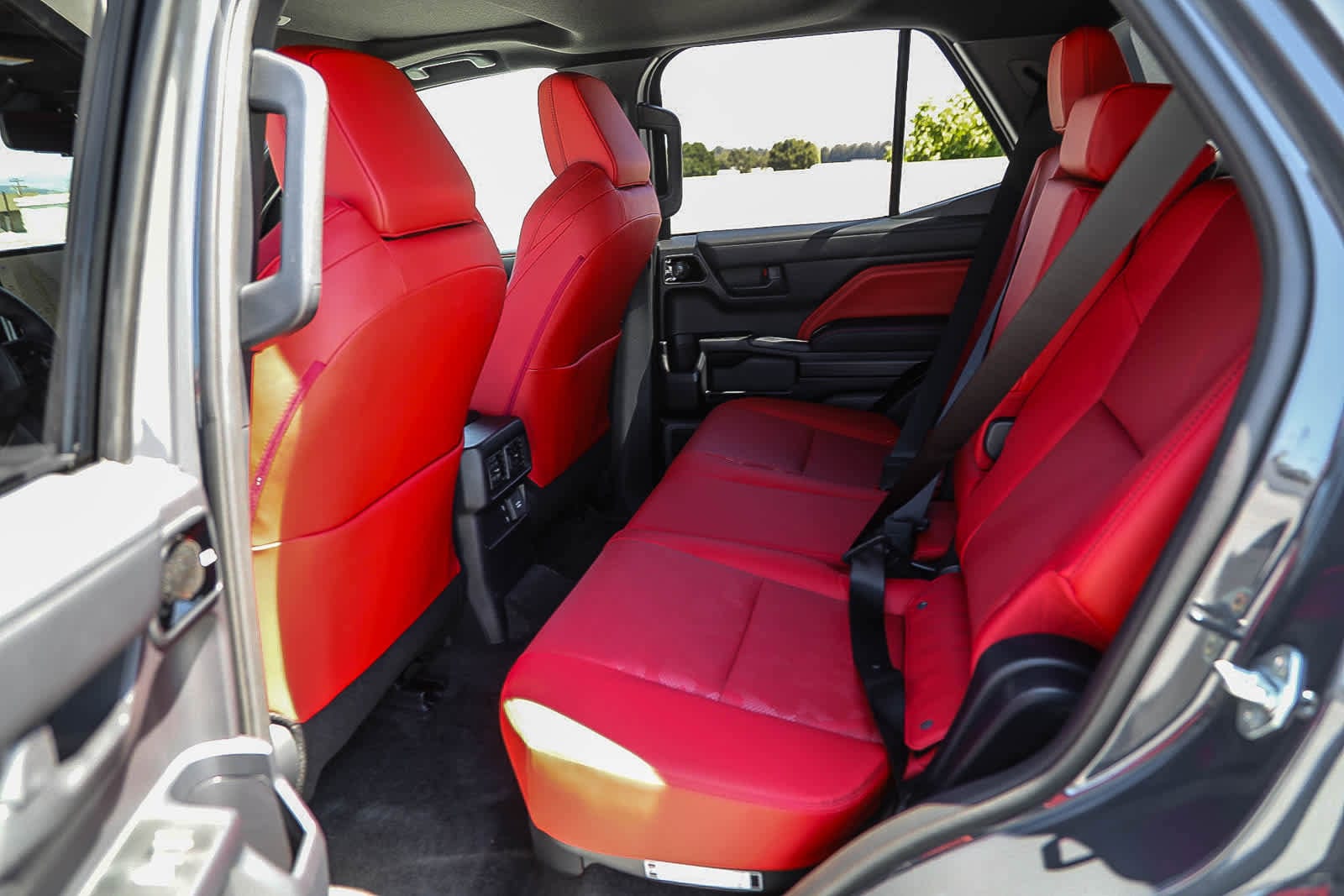 Thumbnail: 2025 Toyota 4Runner - 18