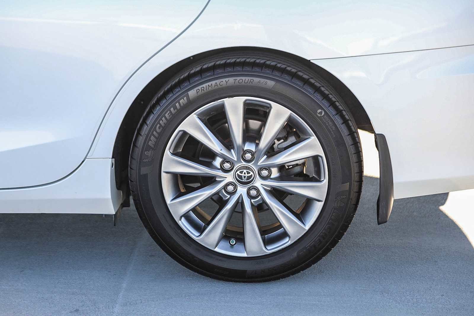 Thumbnail: 2017 Toyota Camry - 11