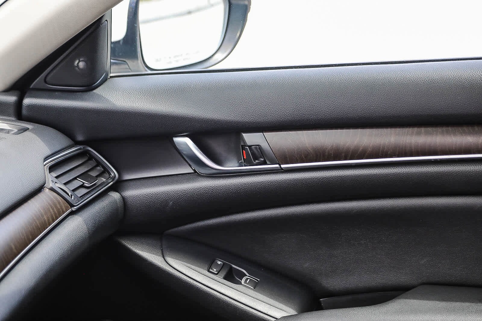 Thumbnail: 2019 Honda Accord - 19