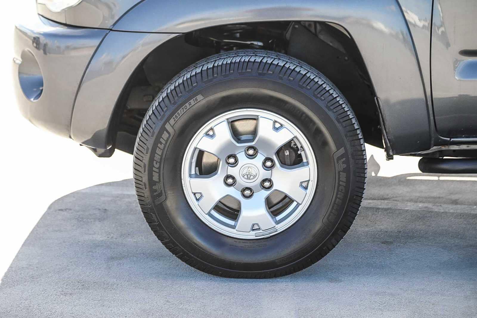 Thumbnail: 2011 Toyota Tacoma - 10