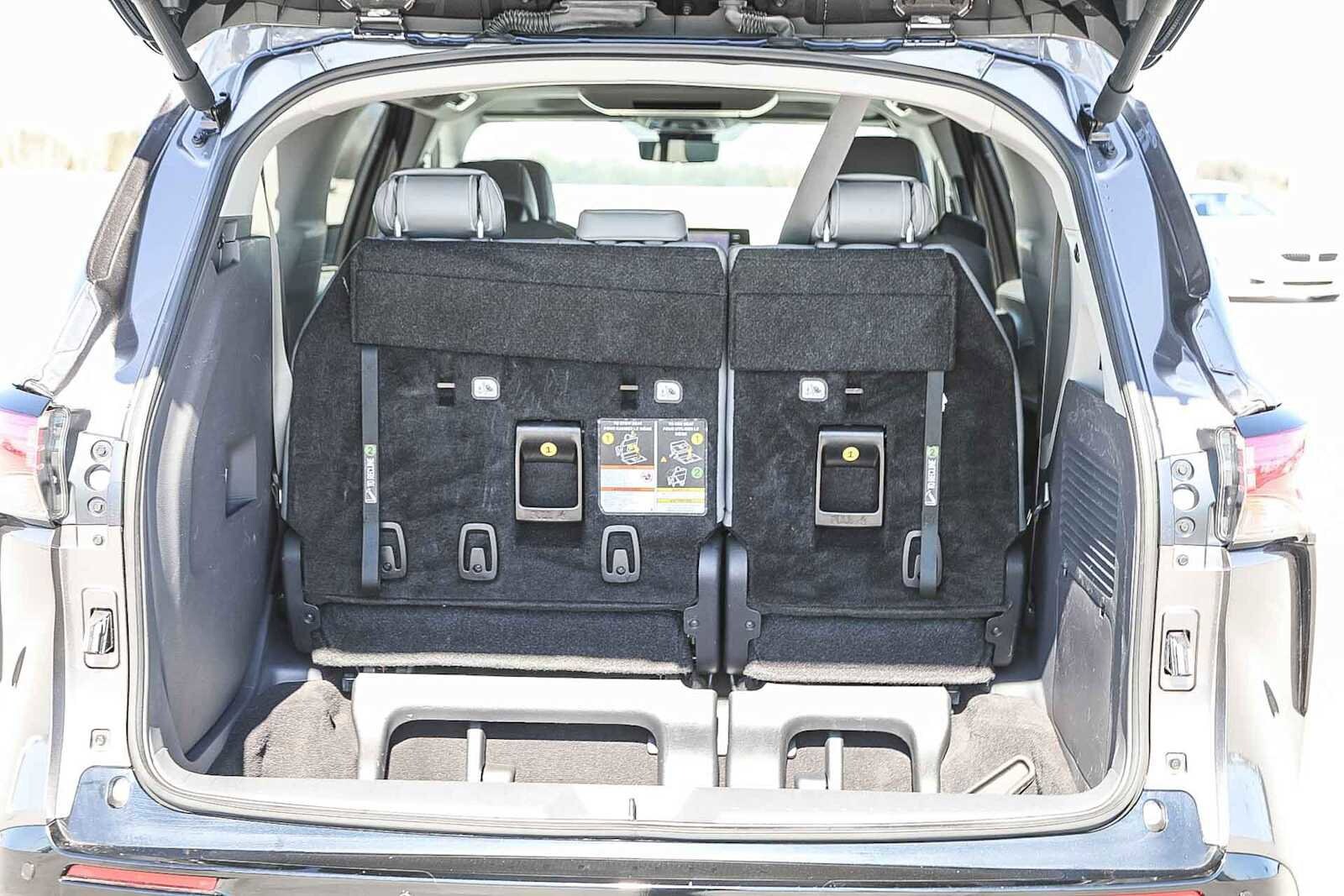 Thumbnail: 2024 Toyota Sienna - 27