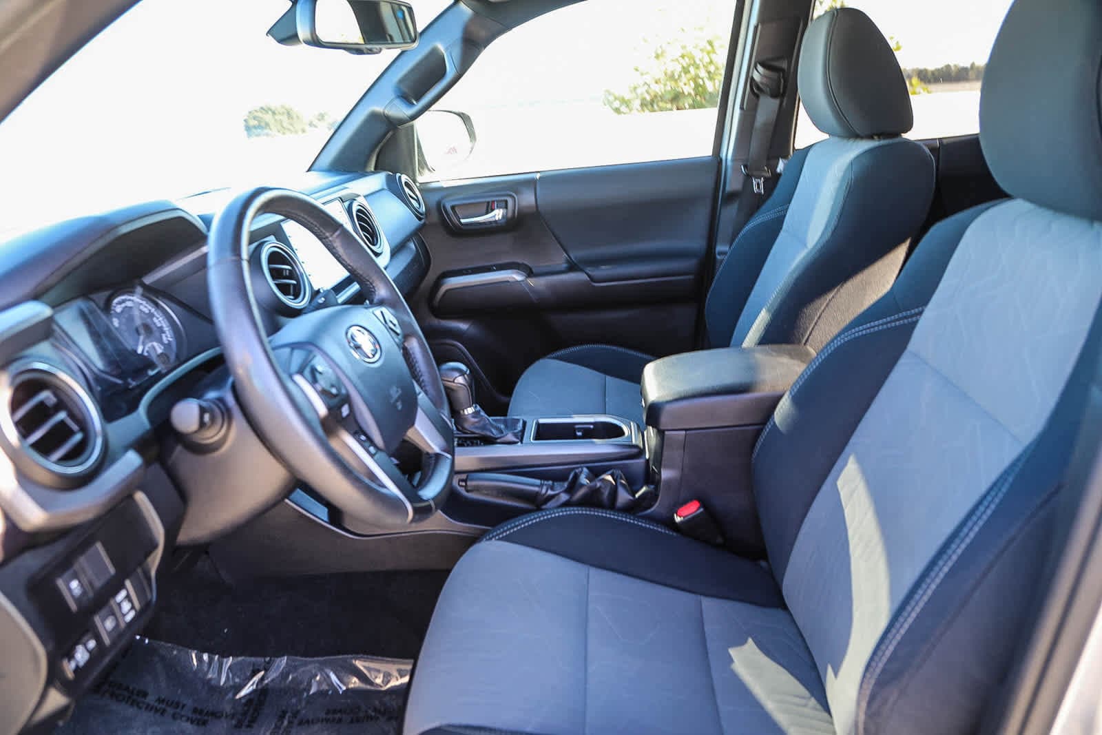 Thumbnail: 2020 Toyota Tacoma - 18