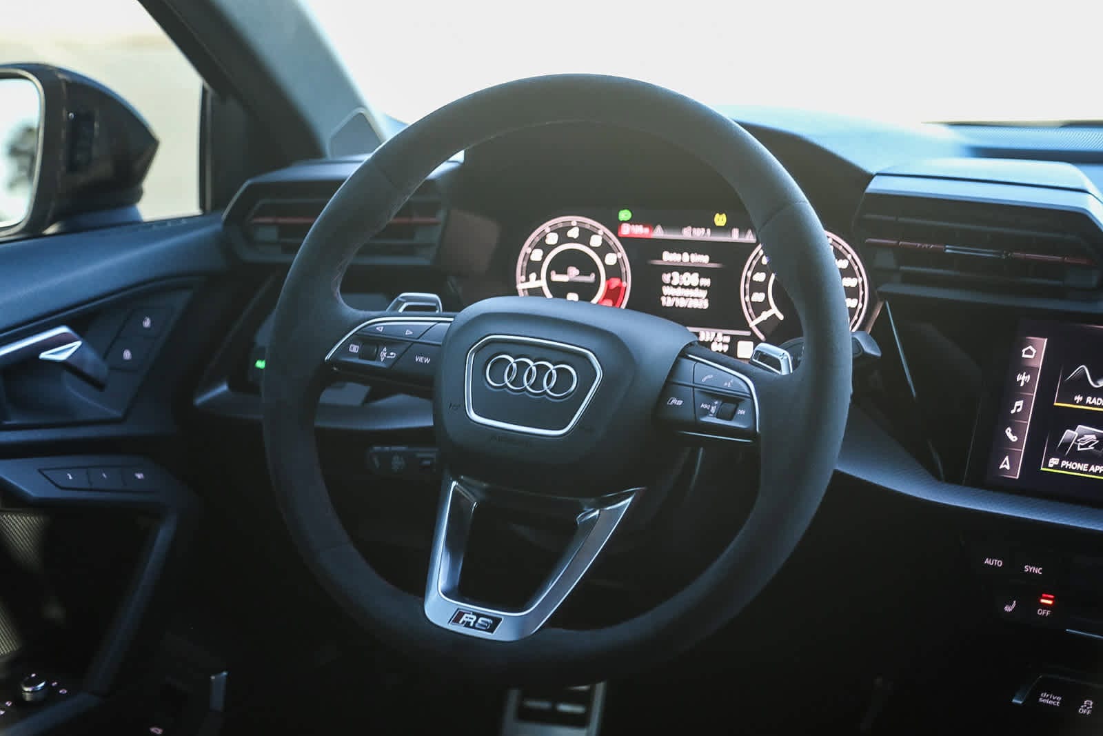 Thumbnail: 2024 Audi RS 3 - 15