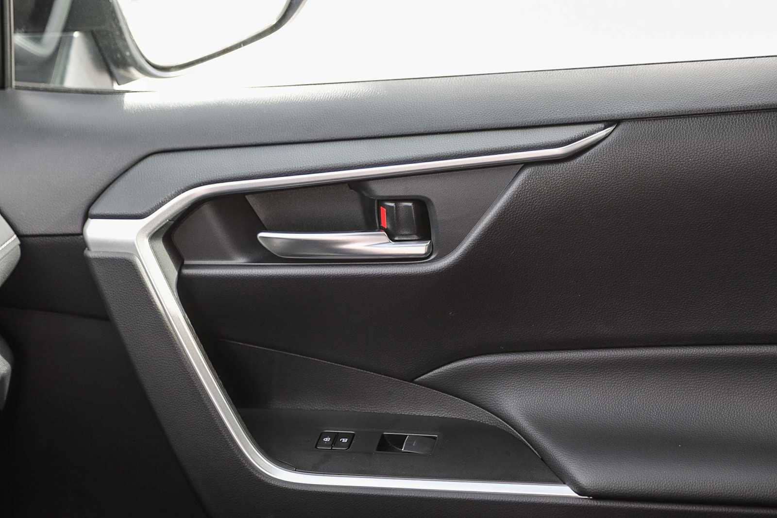 Thumbnail: 2025 Toyota RAV4 - 23