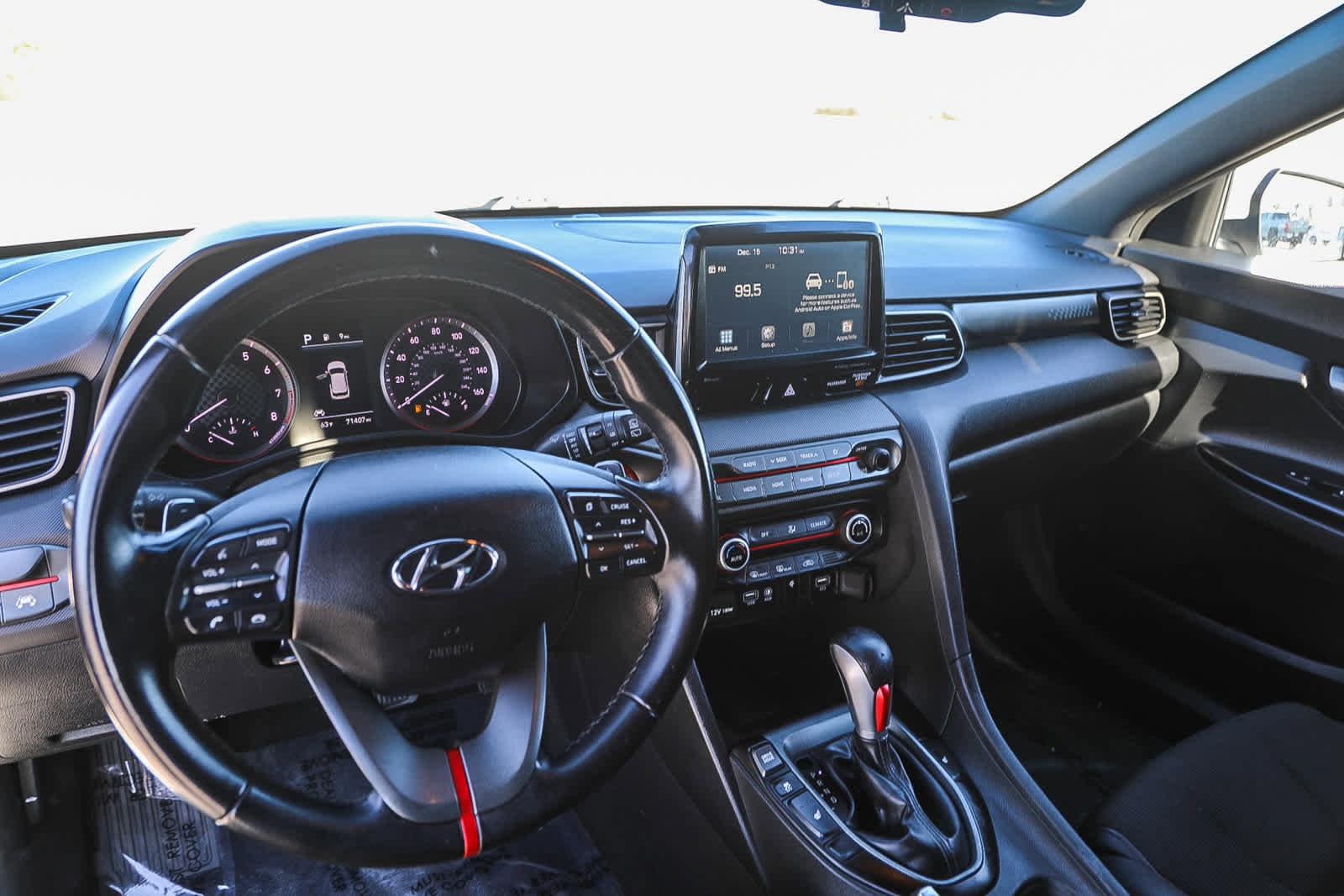 Thumbnail: 2019 Hyundai Veloster - 12