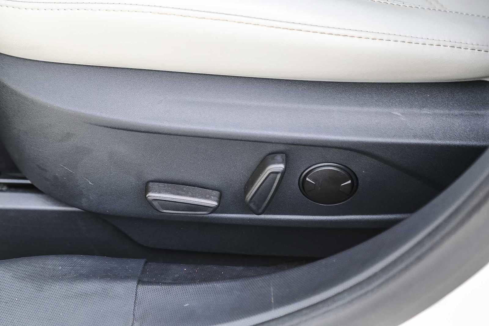 Thumbnail: 2021 Ford Mustang Mach-E - 19