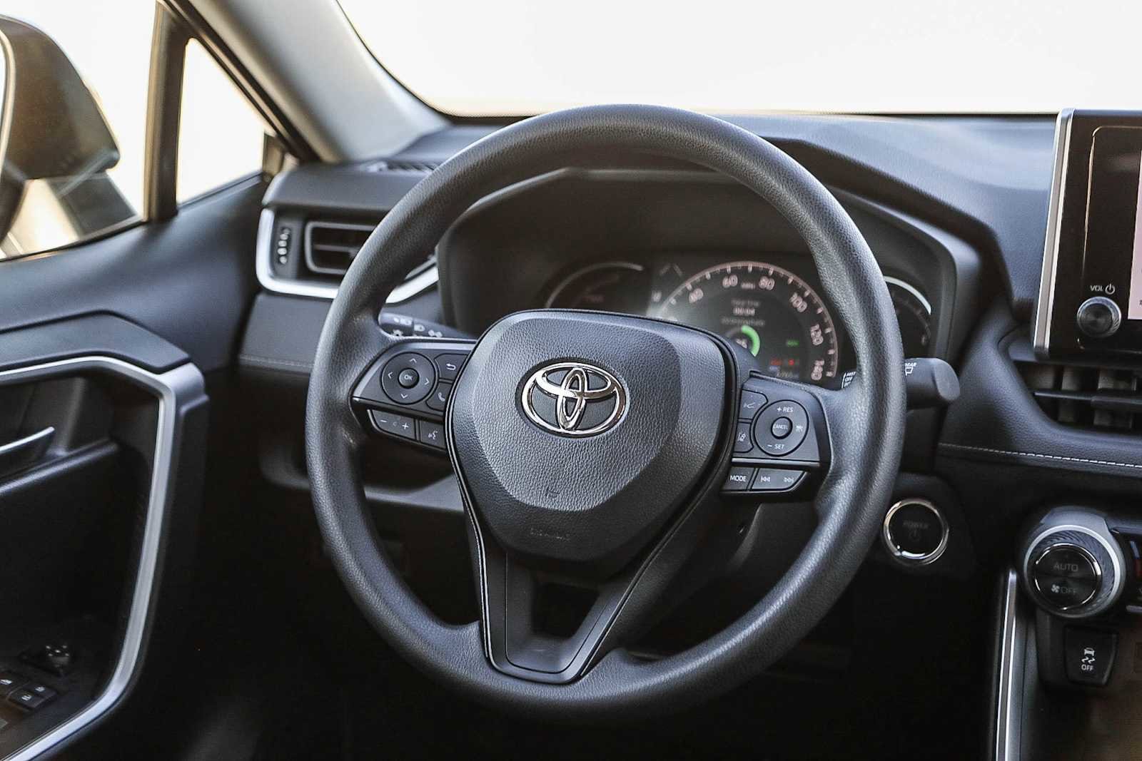 Thumbnail: 2025 Toyota RAV4 - 15