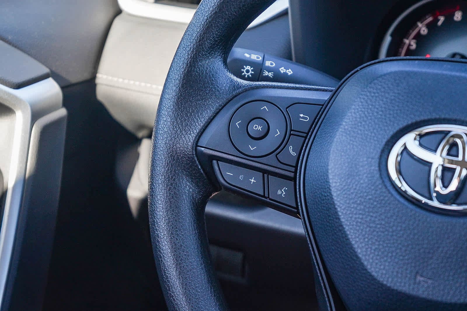 Thumbnail: 2025 Toyota RAV4 - 19