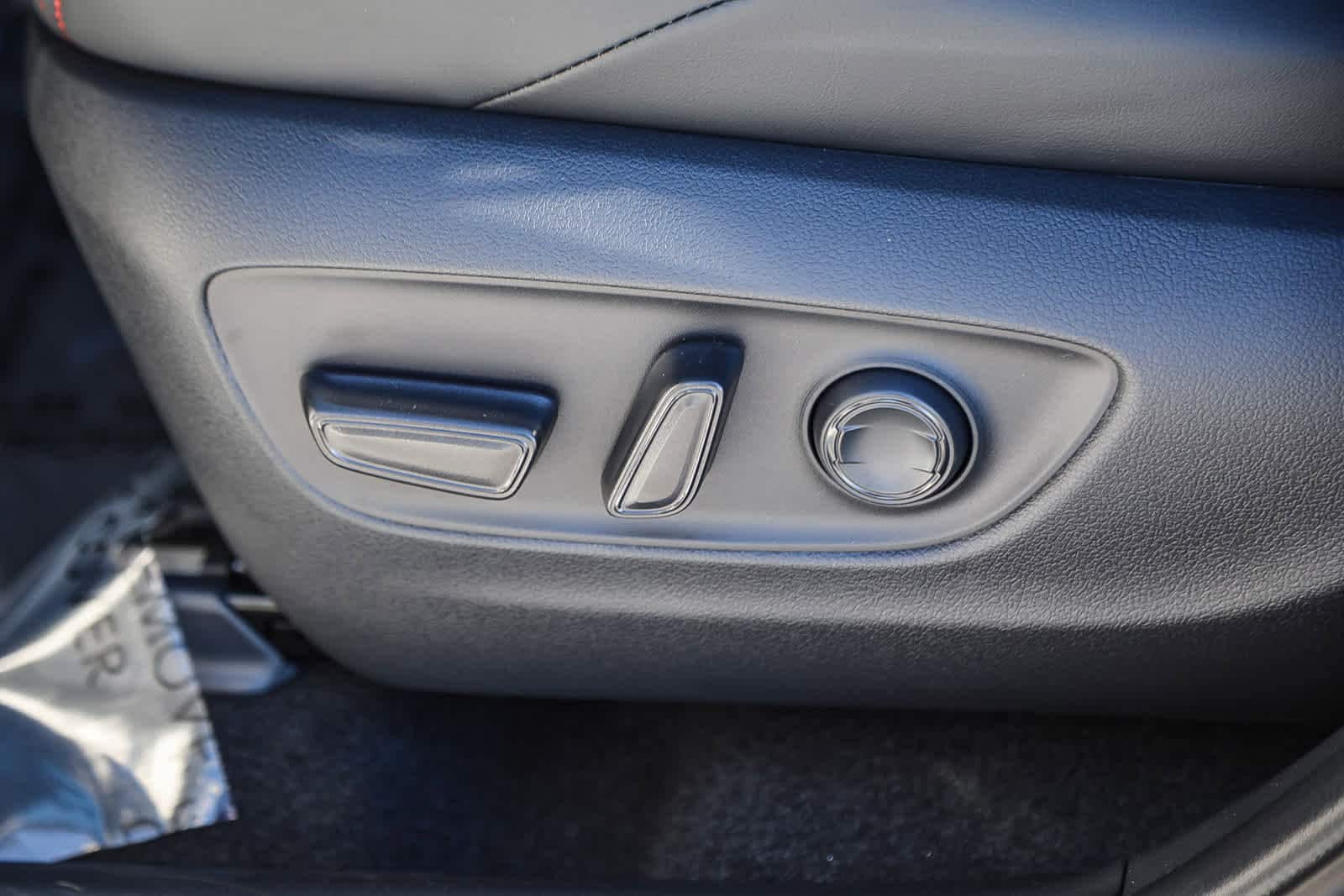 Thumbnail: 2025 Toyota RAV4 - 21