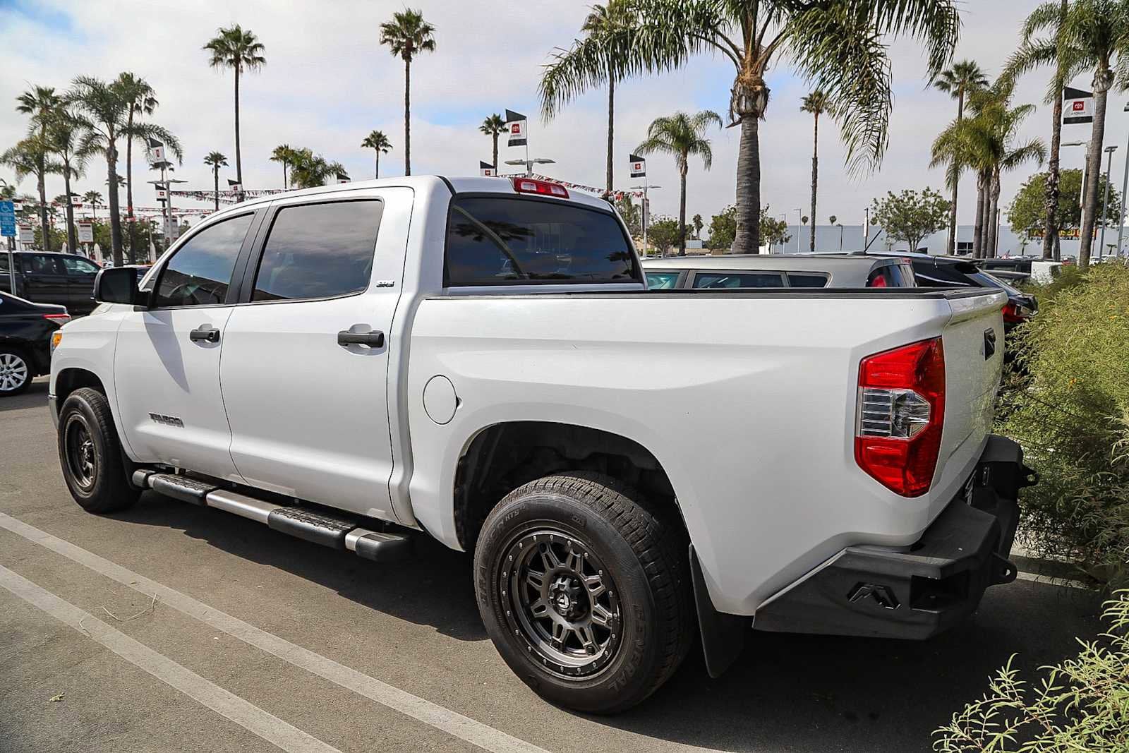Thumbnail: 2015 Toyota Tundra - 5