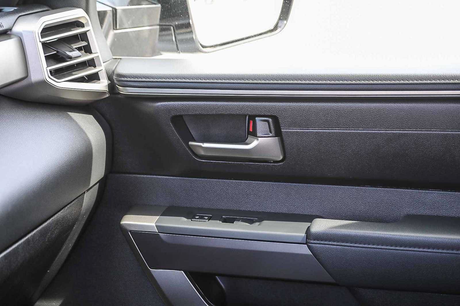 2025 Toyota Sequoia SR5 - Photo 22