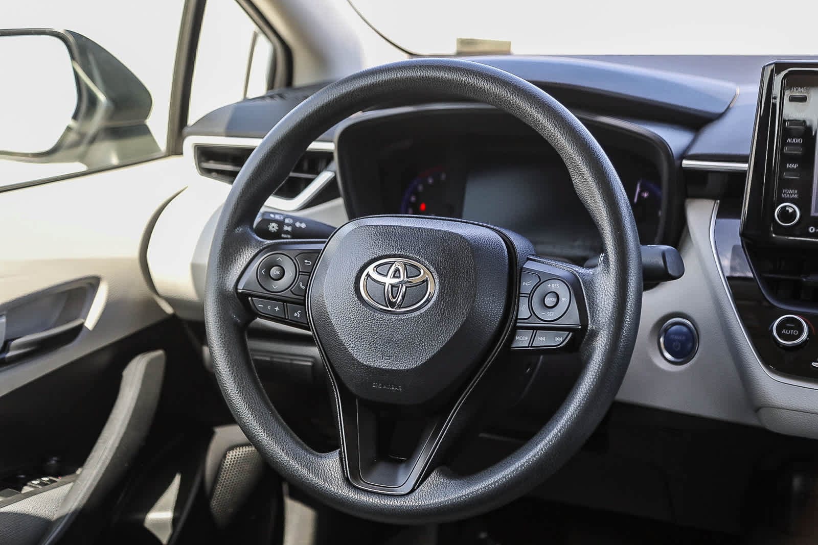 Thumbnail: 2022 Toyota Corolla - 16