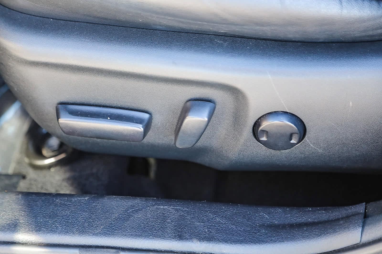 Thumbnail: 2017 Toyota Camry - 19