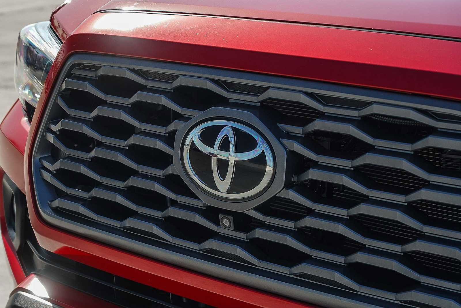 Thumbnail: 2023 Toyota Tacoma - 11