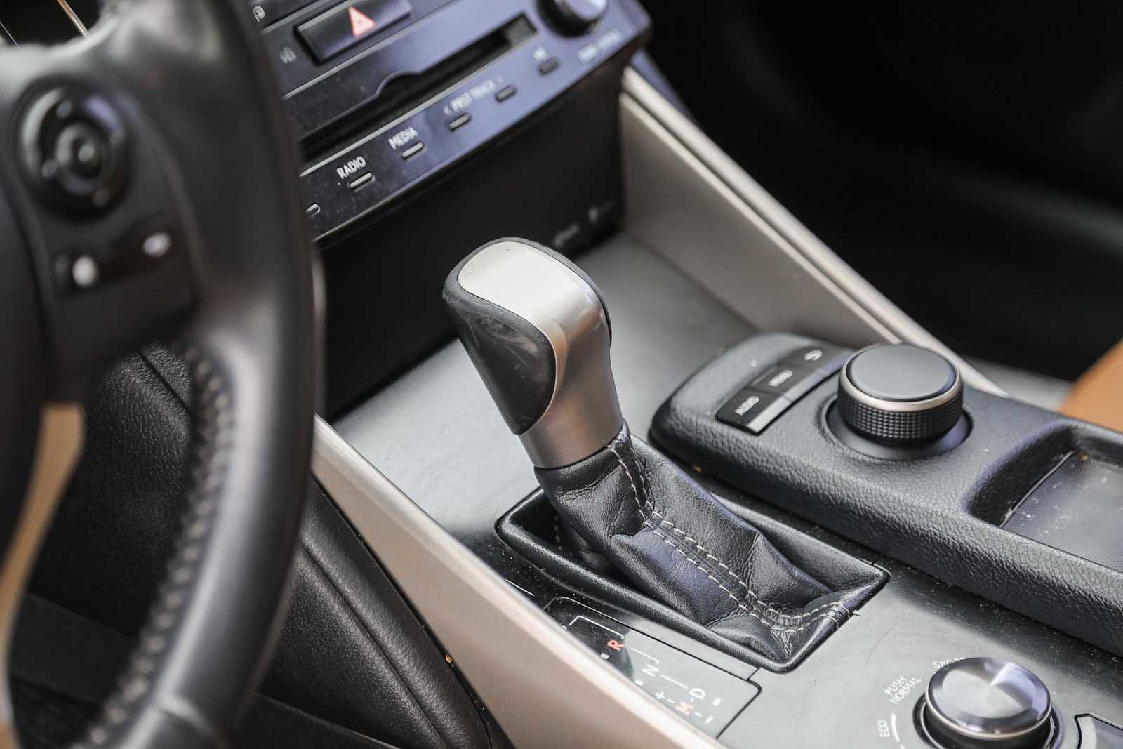 Thumbnail: 2014 Lexus IS - 19