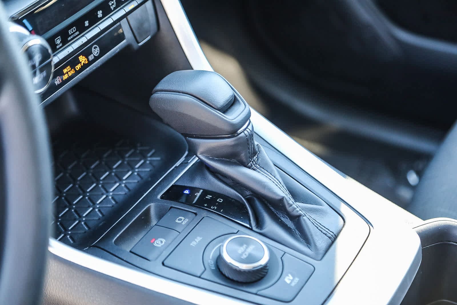 Thumbnail: 2025 Toyota RAV4 - 21