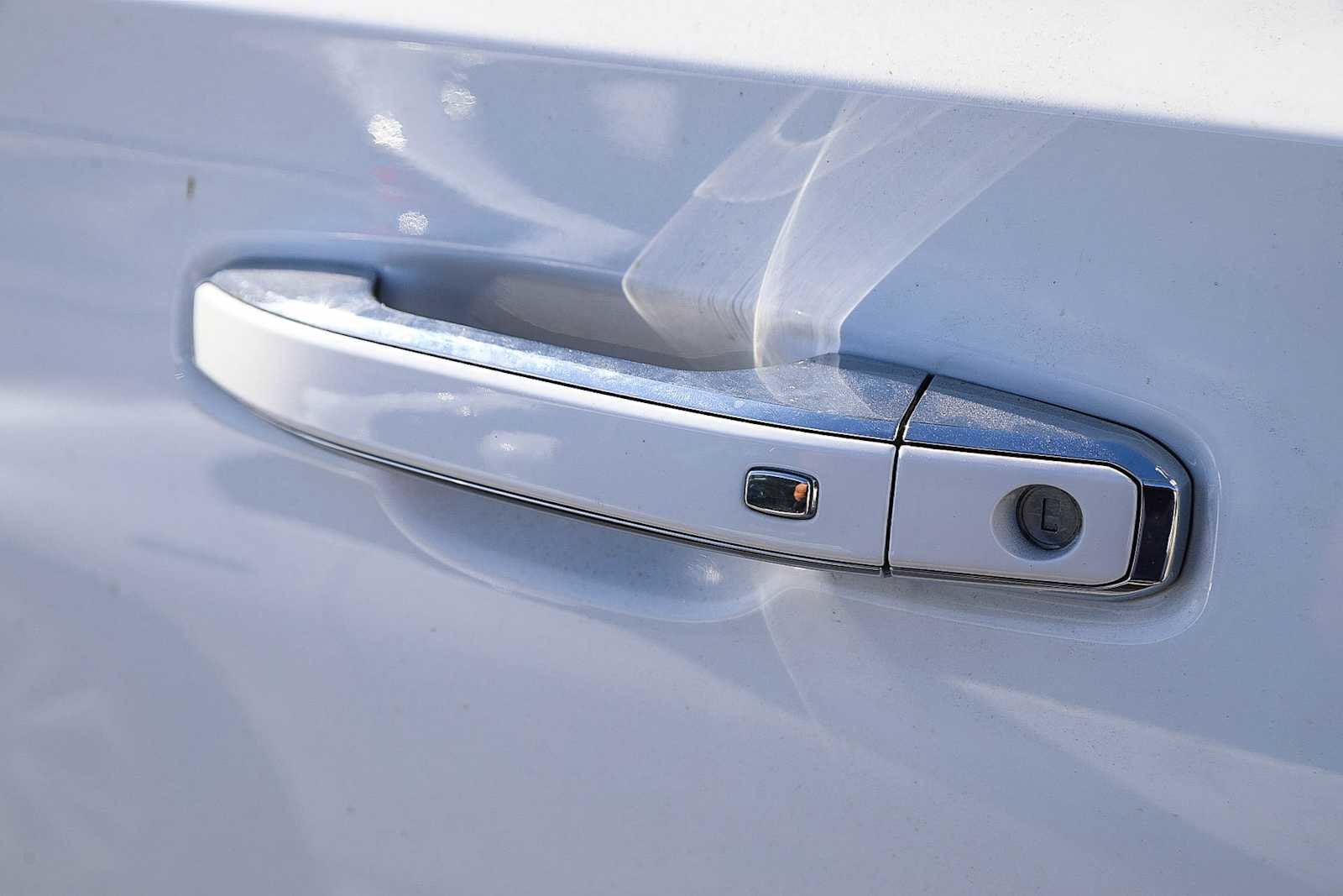 Thumbnail: 2021 GMC Yukon - 22