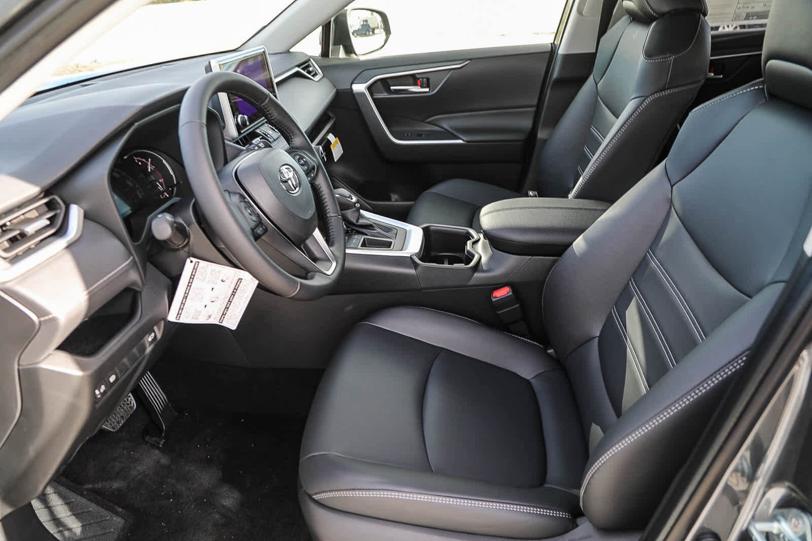 Thumbnail: 2025 Toyota RAV4 - 18