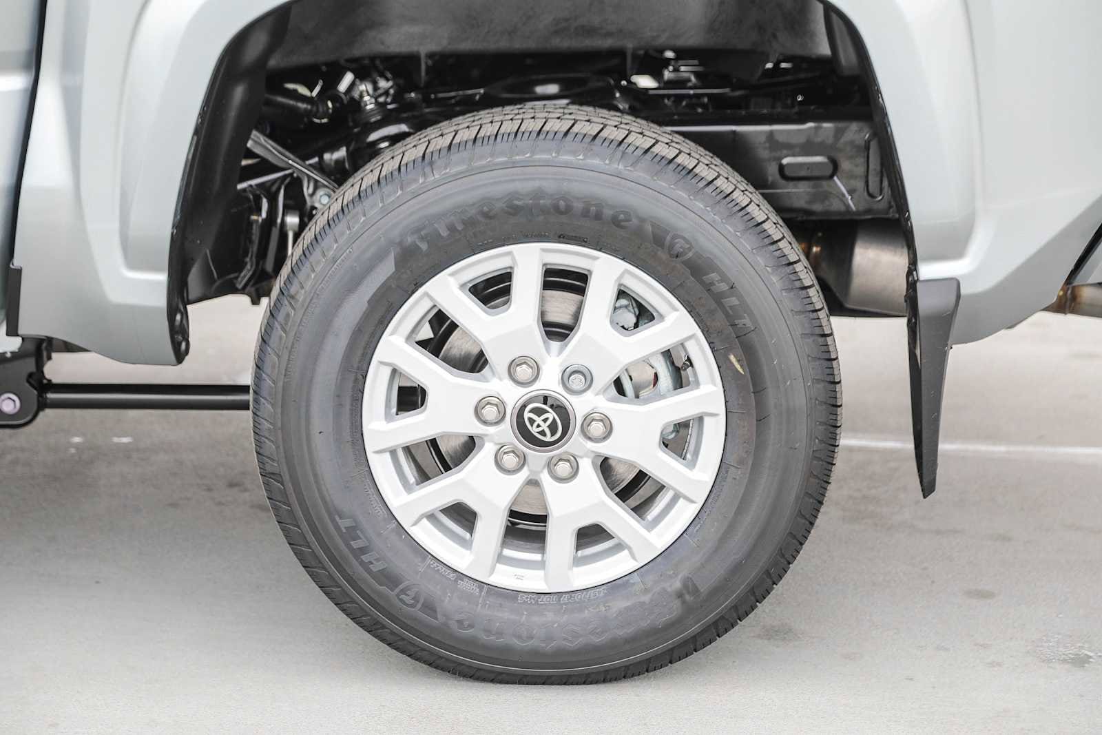 2025 Toyota Tacoma SR5 10