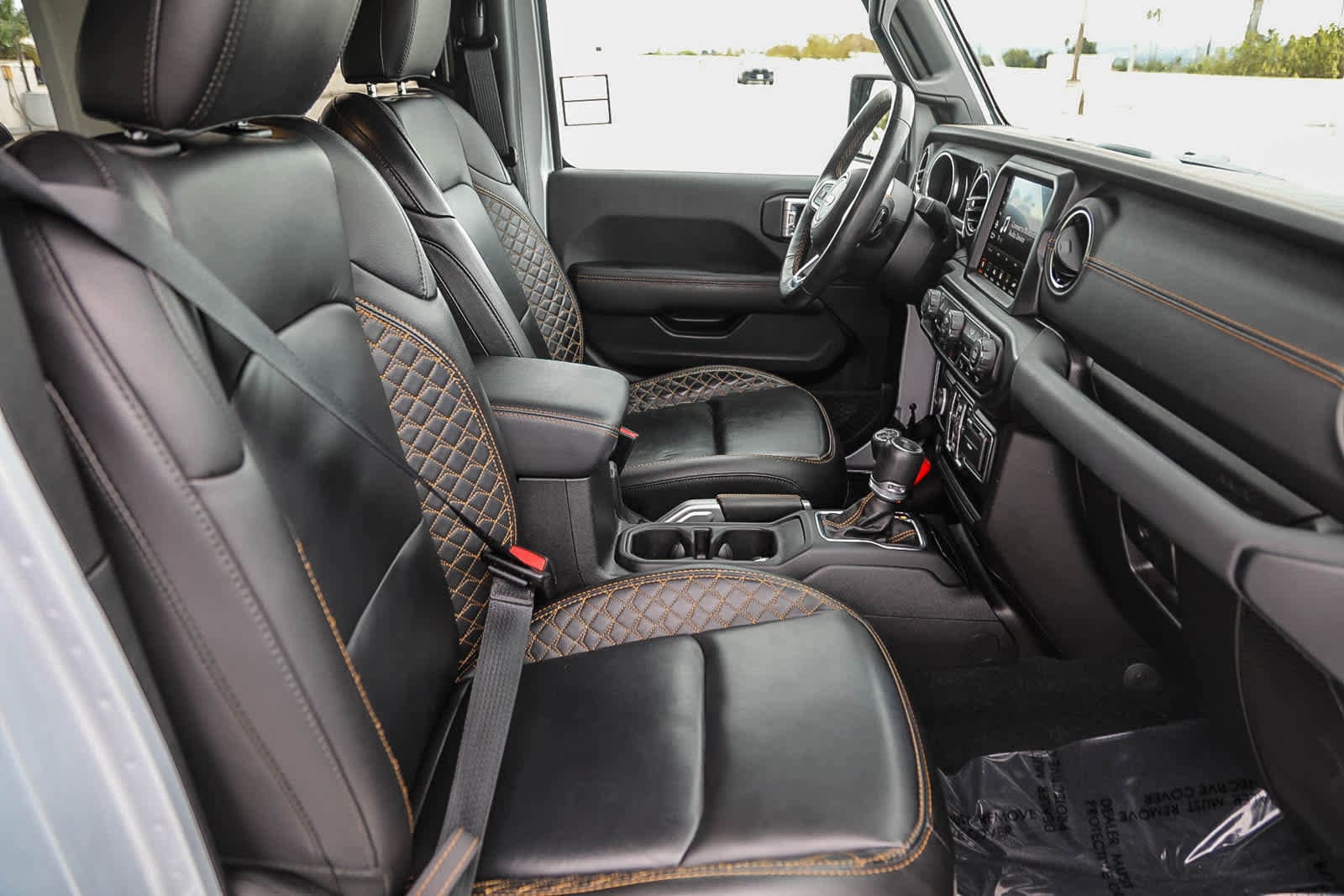 Thumbnail: 2022 Jeep Wrangler - 16