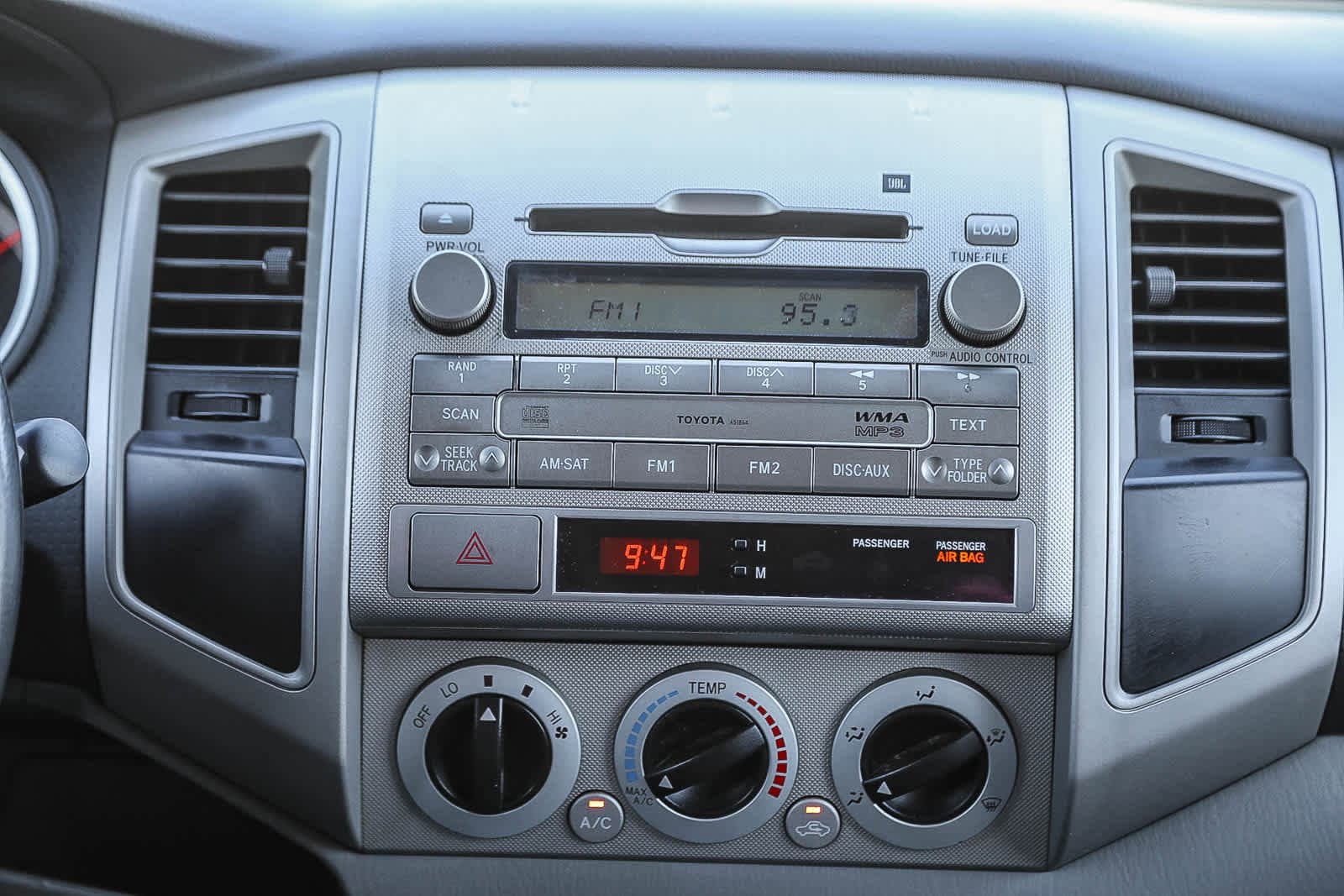 Thumbnail: 2011 Toyota Tacoma - 14