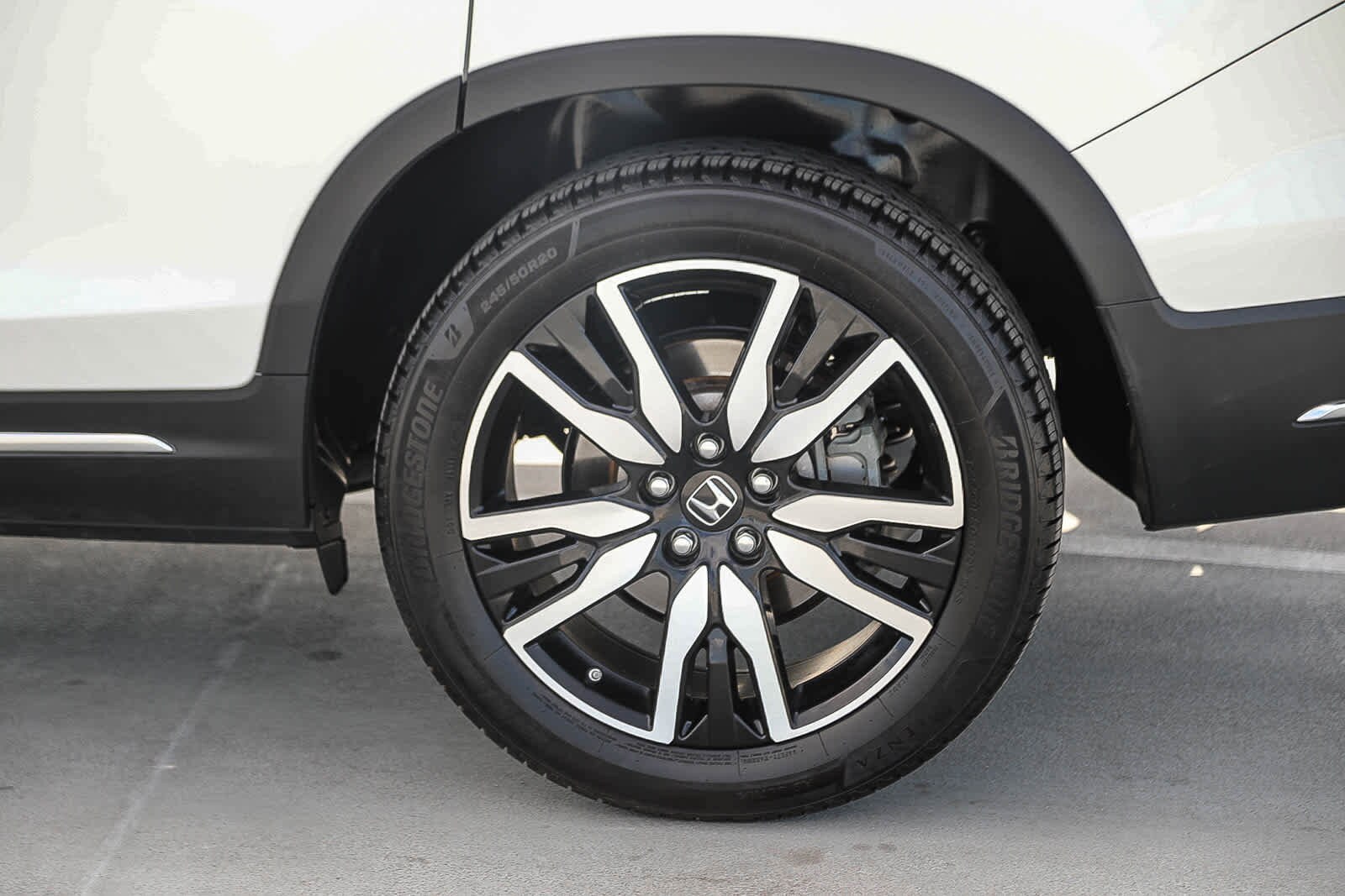 Thumbnail: 2020 Honda Pilot - 11