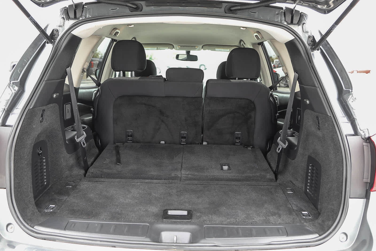 Thumbnail: 2019 Nissan Pathfinder - 25