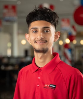 Staff member Roger Cruz from ID_e3c4ce76af81