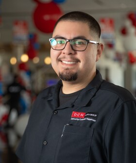 Staff member Isaias Pereyra from ID_e0733db231c5