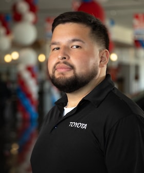 Staff member Gabriel Chavez from ID_be36c1ab3752