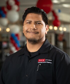 Staff member David Zamora from ID_e0733db231c5