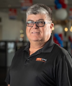Staff member Jose Leon from ID_be36c1ab3752