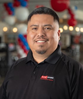 Staff member Carlos Lopez from ID_be36c1ab3752