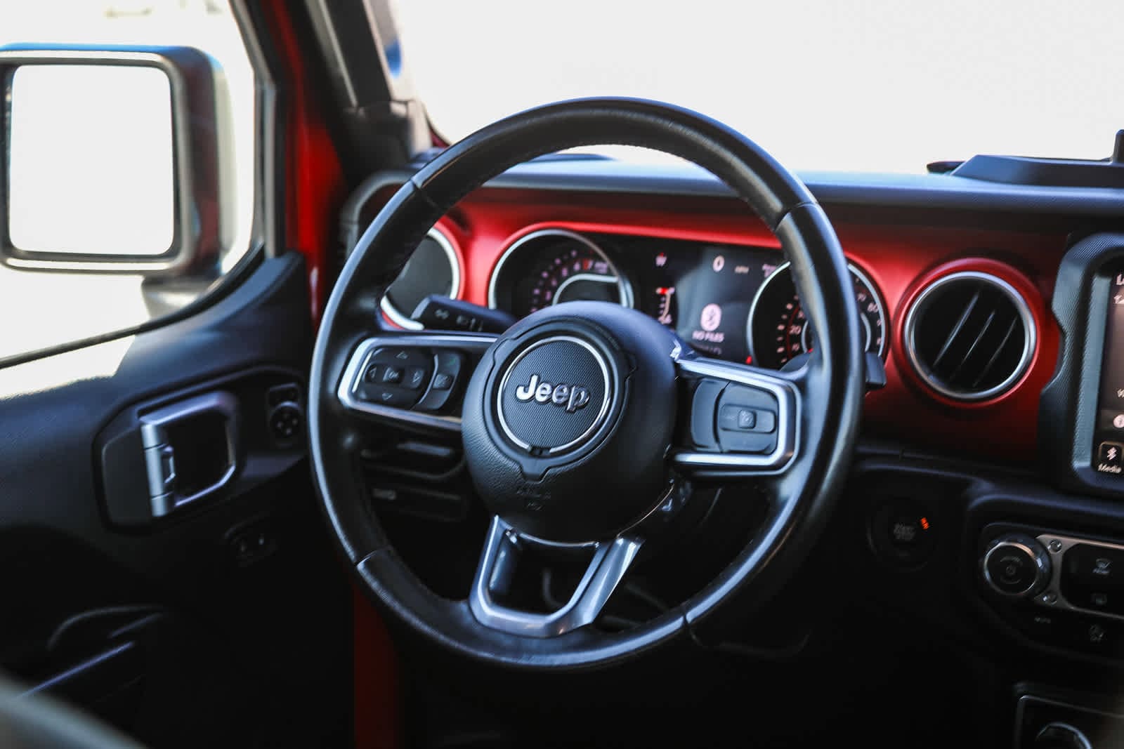 Thumbnail: 2020 Jeep Gladiator - 17