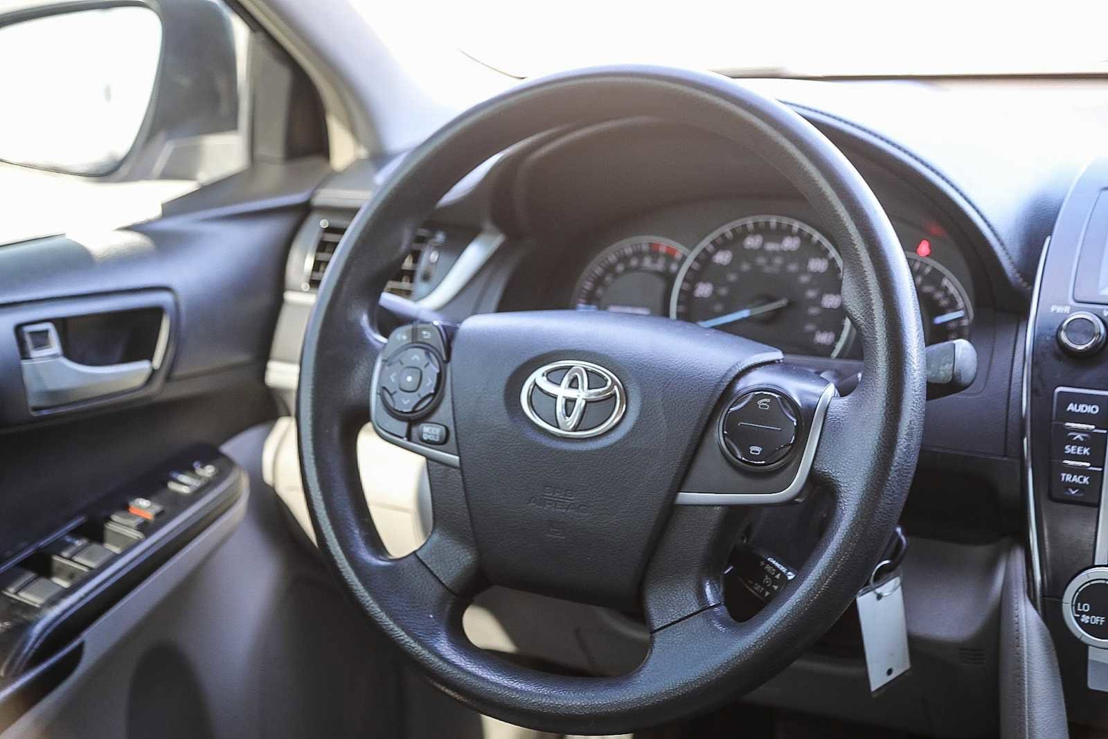 Thumbnail: 2012 Toyota Camry - 14