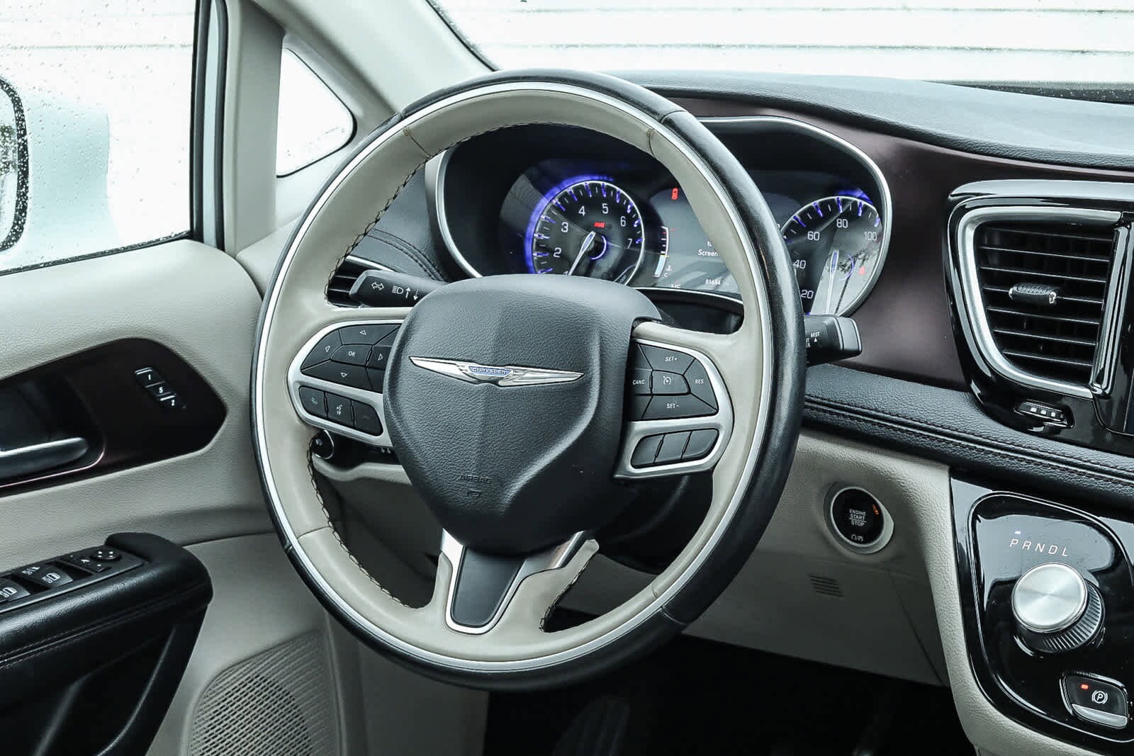 2020 Chrysler Pacifica Limited 14