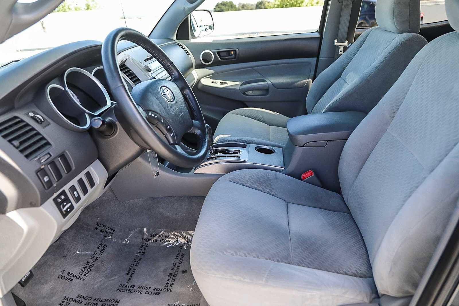 Thumbnail: 2011 Toyota Tacoma - 17