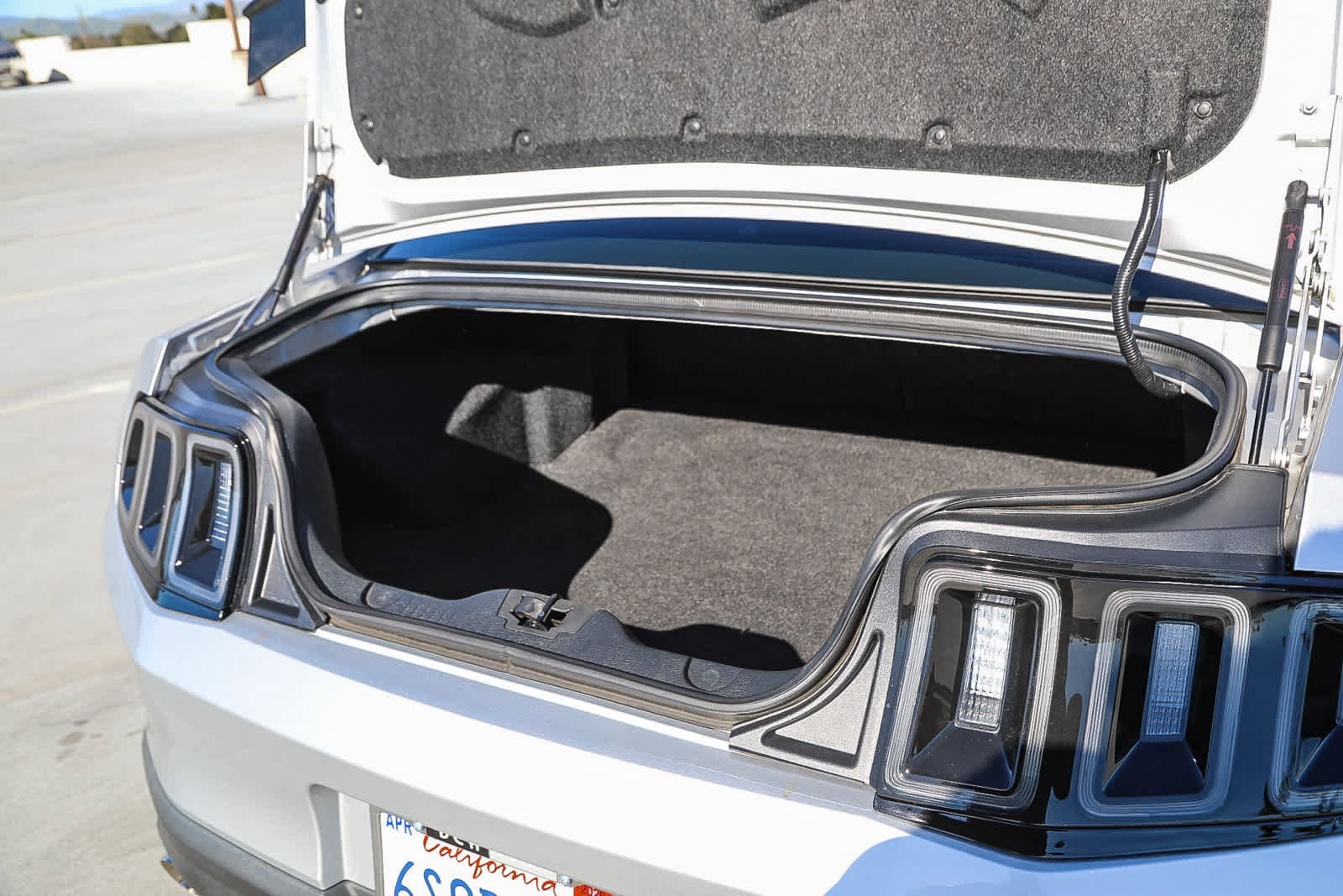 Thumbnail: 2011 Ford Mustang - 27