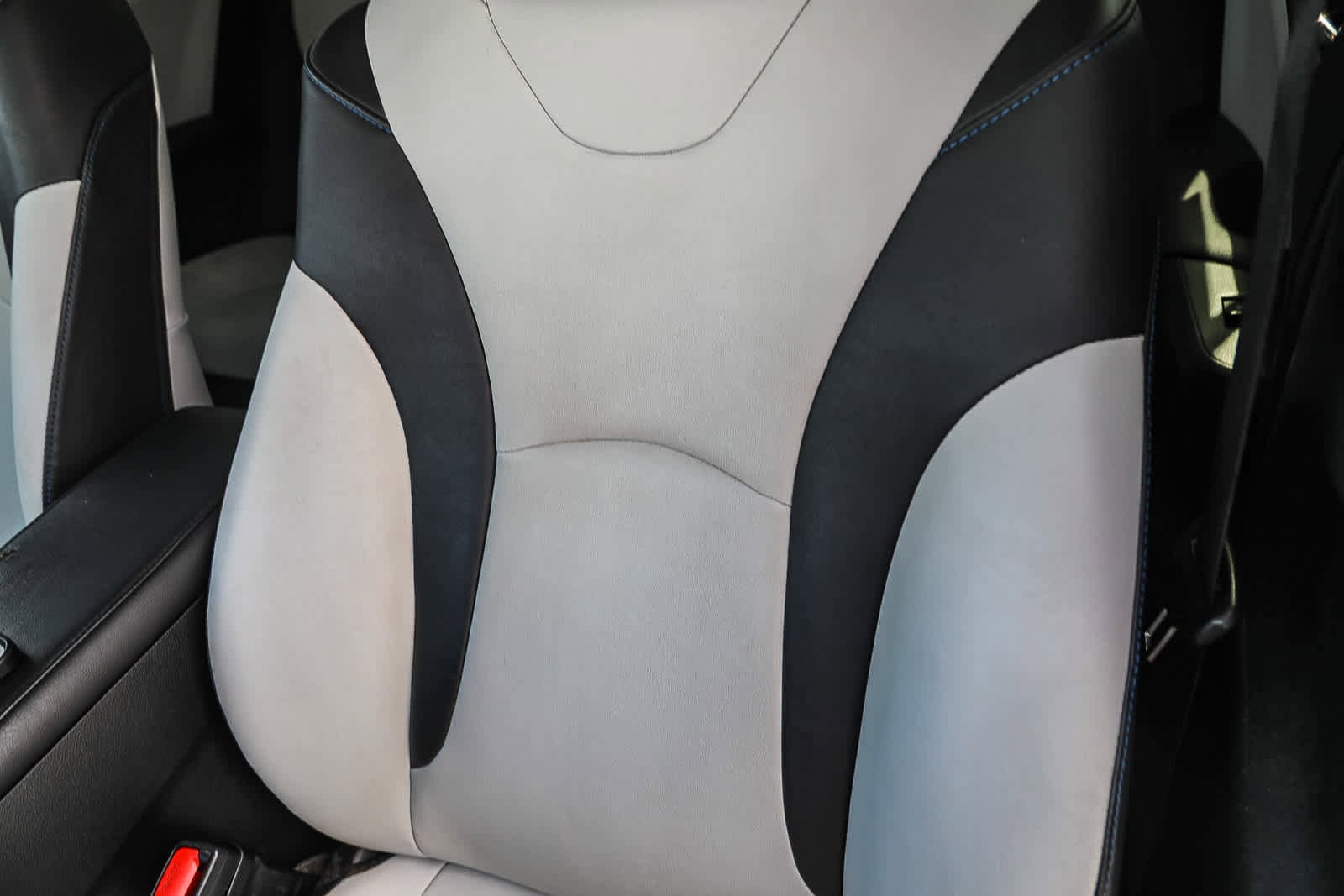 Thumbnail: 2016 Toyota Prius - 23