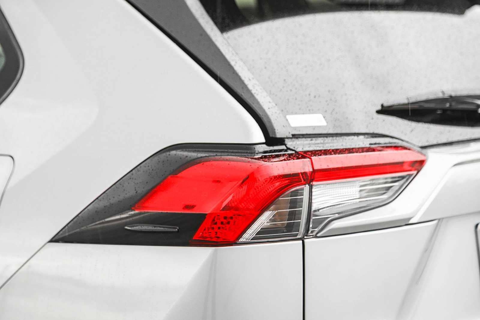 Thumbnail: 2022 Toyota RAV4 - 10