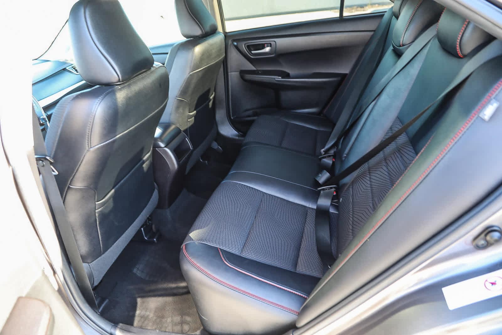 Thumbnail: 2017 Toyota Camry - 18