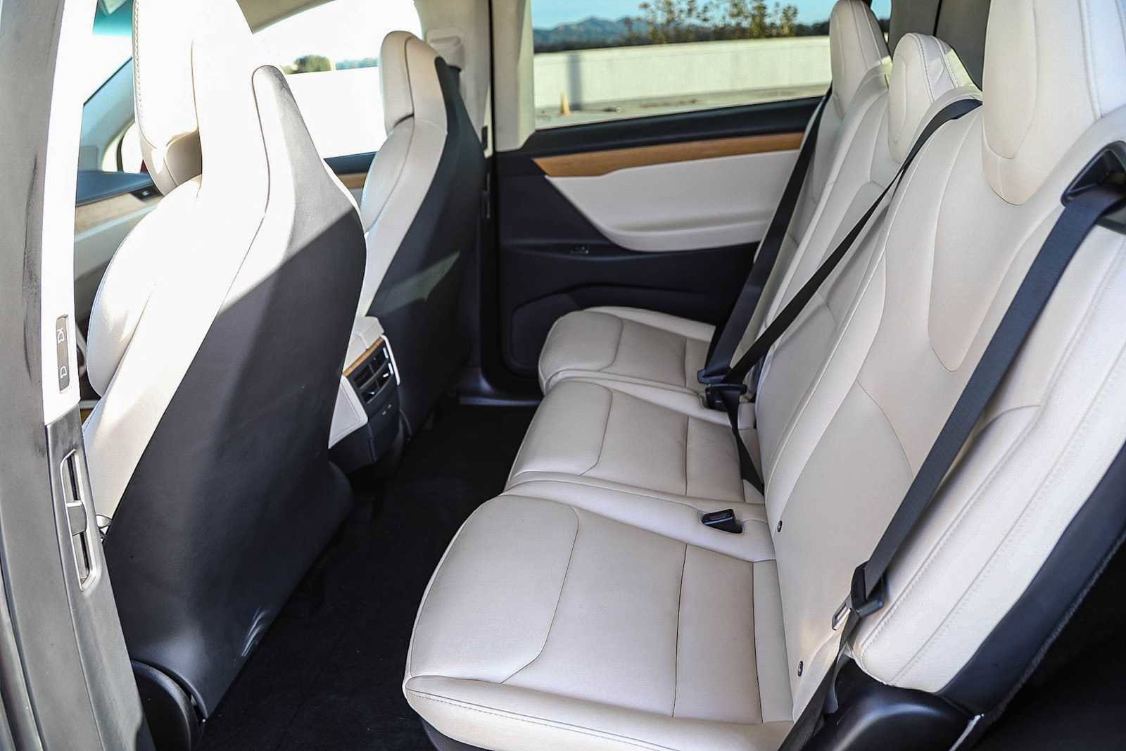 Thumbnail: 2019 Tesla Model X - 18