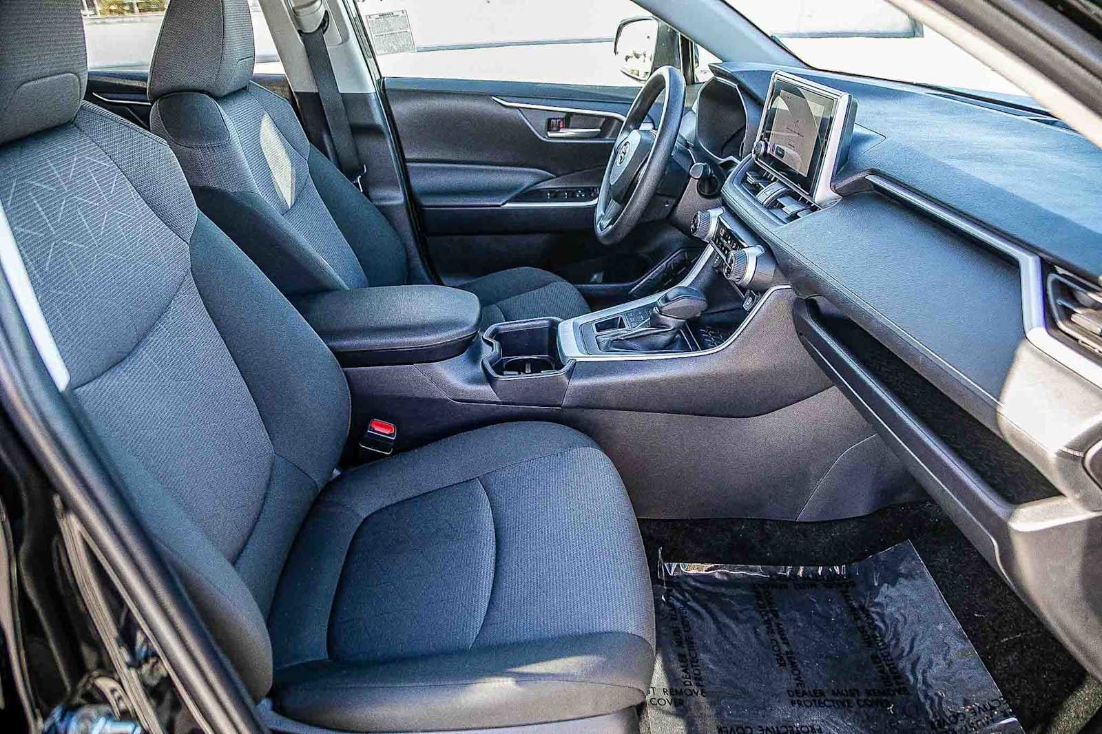 Thumbnail: 2025 Toyota RAV4 - 17