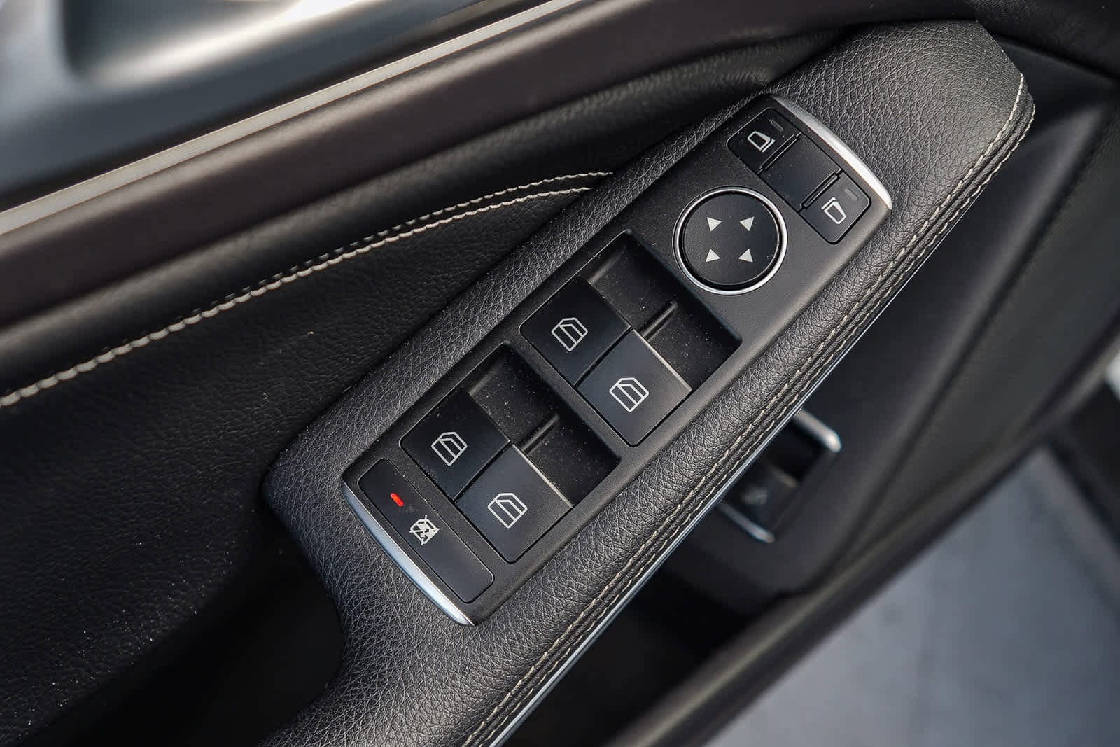 Thumbnail: 2020 Mercedes-Benz GLA - 24